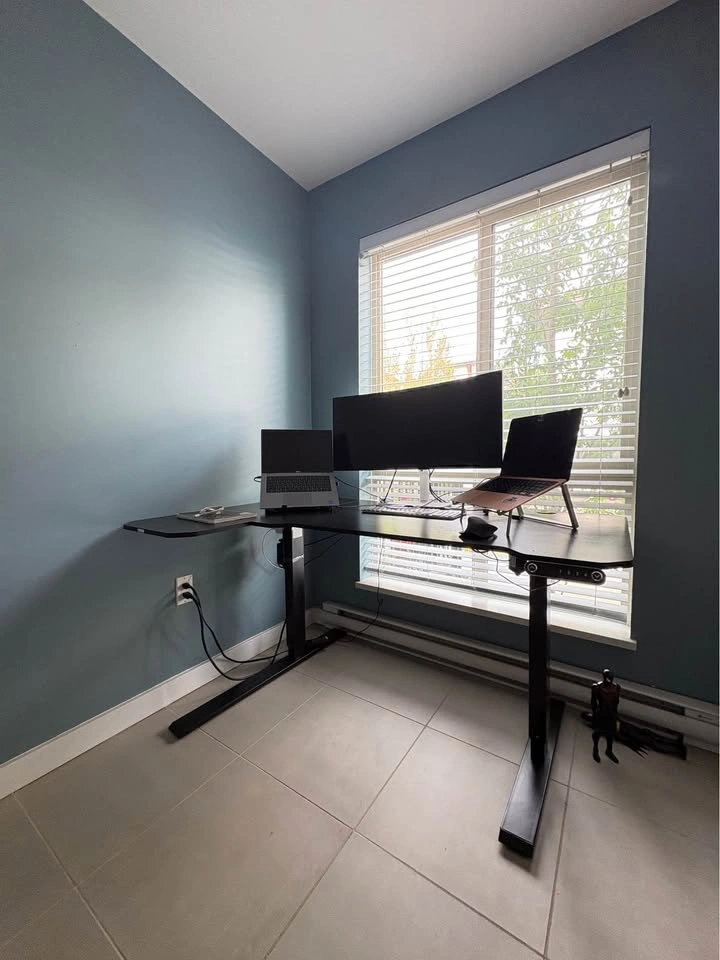 Adjustable L-shaped standing desk - photo 3