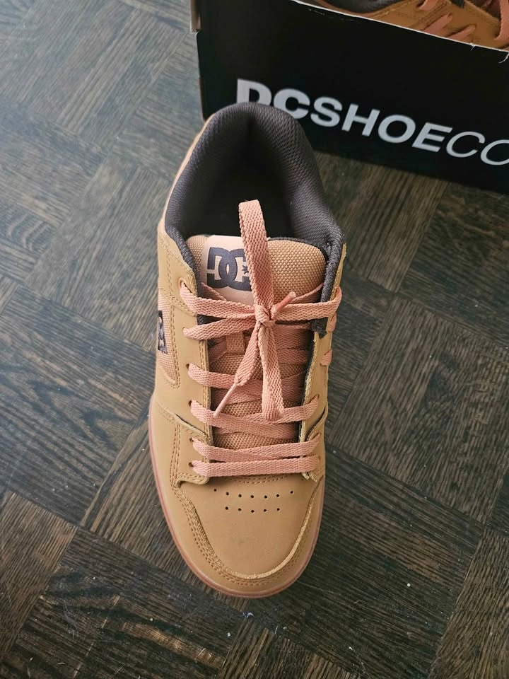 Dc Sneaker us size 9 - photo 2