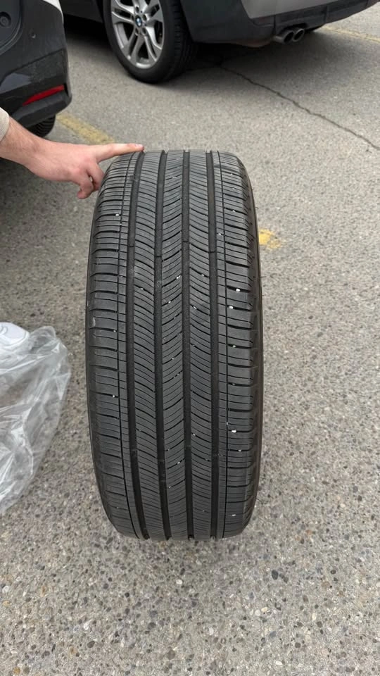 Michelin Primacy A/S 235/55R19 – Set of 4 – Like New - photo 2