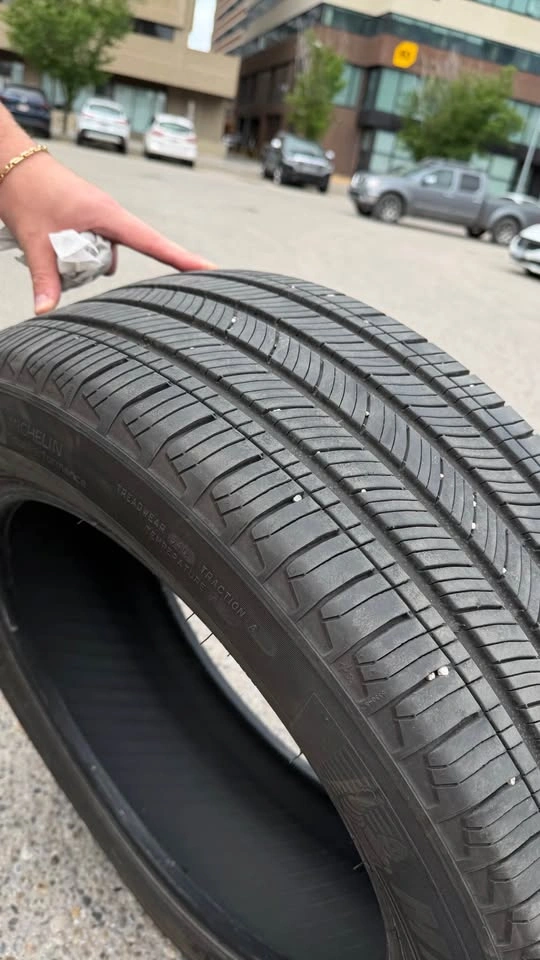 Michelin Primacy A/S 235/55R19 – Set of 4 – Like New - photo 4