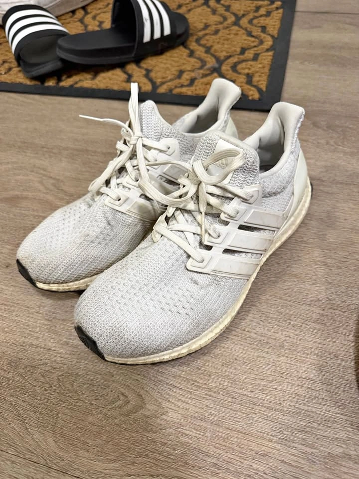 US 10 White Ultra Boost
