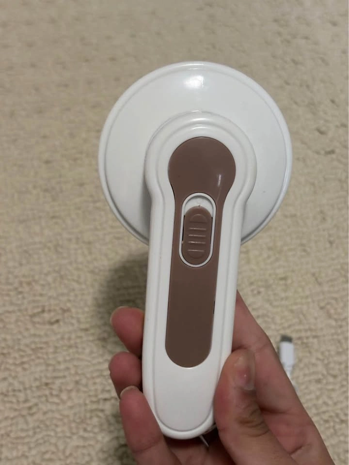 Lint Remover - photo 2