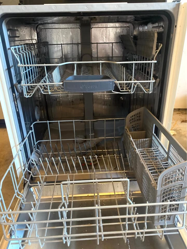 Bosch SilencePlus 50 dBA Dishwasher - photo 2
