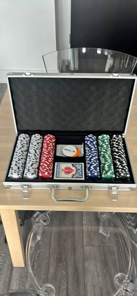 Poker set + bicycle deck