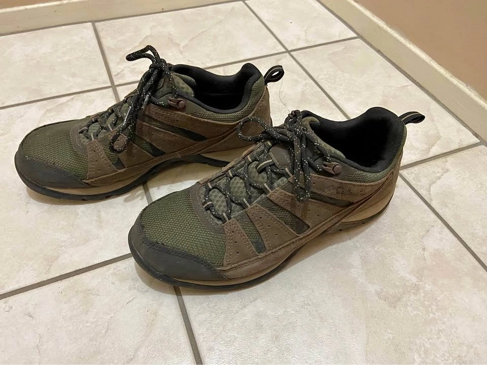 Columbia size 10 hiking shoes