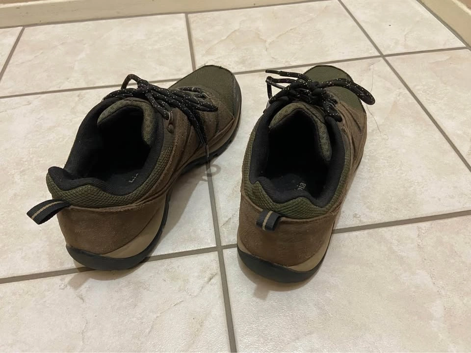 Columbia size 10 hiking shoes - photo 3
