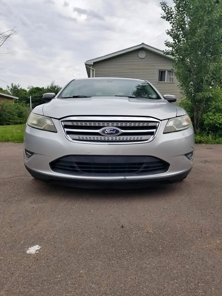 2011 Ford Taurus SEL