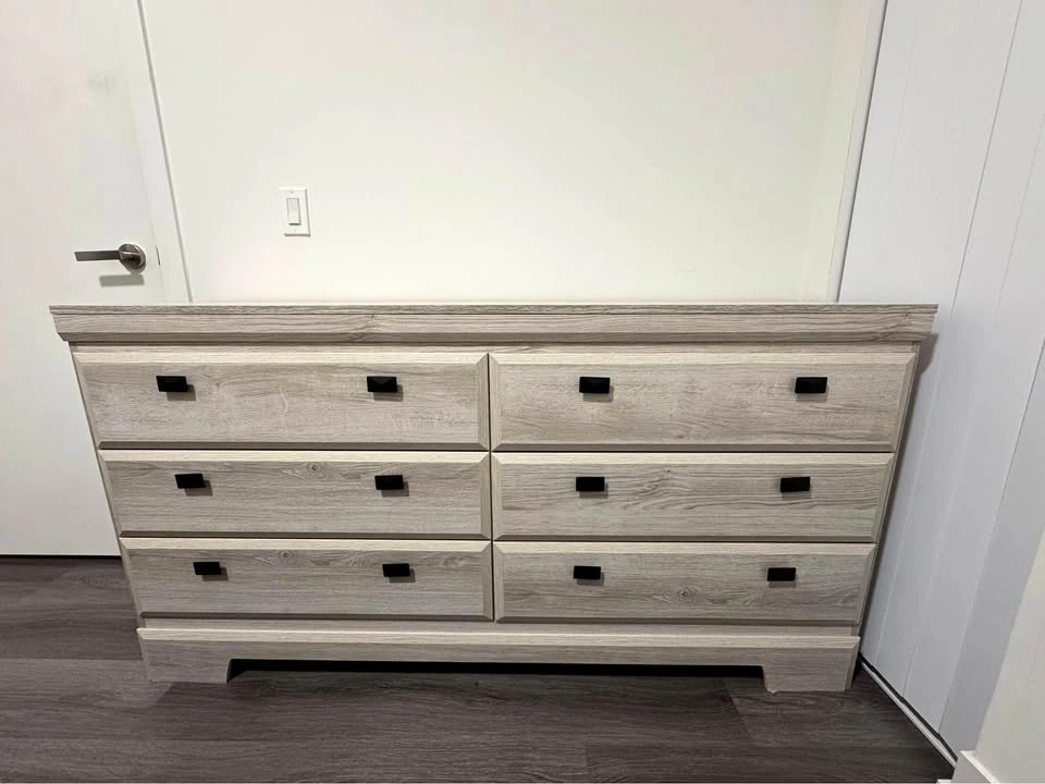 6 Drawers Dresser (Light Gray Wood Finish)