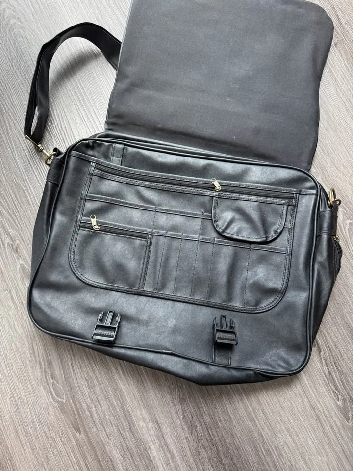 [Brand New] Brampton flight centre pilot bag - photo 3