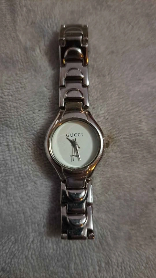 Authentic Vintage Gucci 8000L Ladies Watch – Swiss Made ⚽ - photo 3