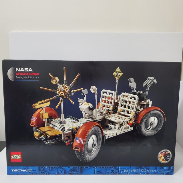 LEGO Technic NASA Apollo Lunar Roving Vehicle 42182