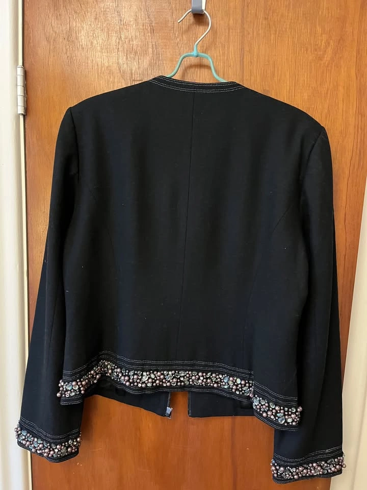 Peter Nygard Black Short Lined Jacket. Size 10. - photo 2
