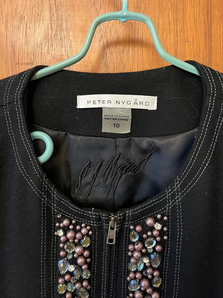 Peter Nygard Black Short Lined Jacket. Size 10. - photo 3