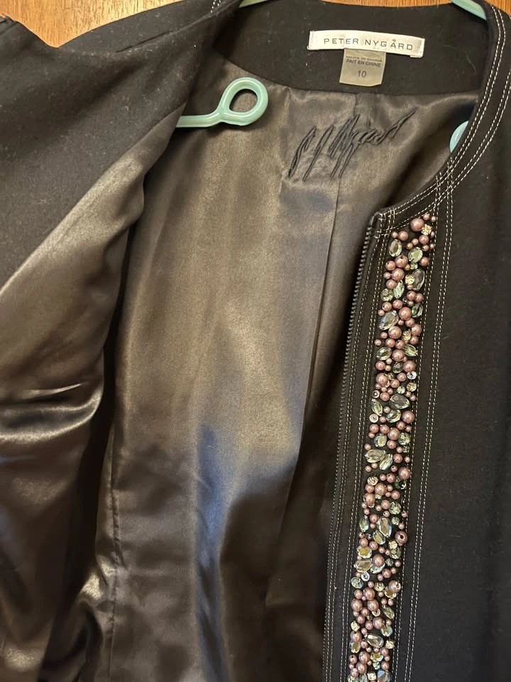 Peter Nygard Black Short Lined Jacket. Size 10. - photo 4