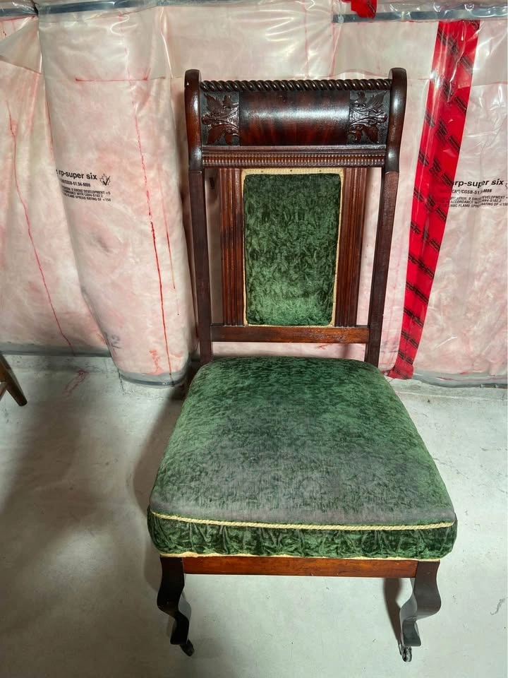 Antique Victorian Parlour Set – Circa 1880 – Walnut – 3-Piece Ma - photo 4