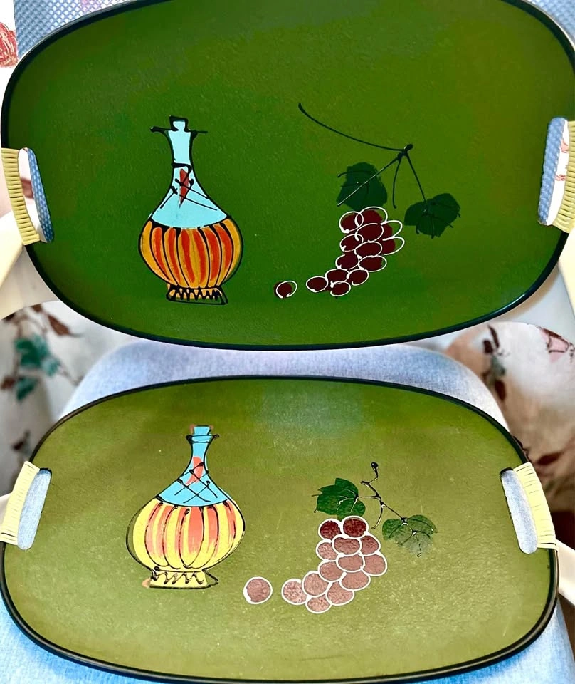 Vintage Avocado Green Serving Trays with Chianti Bottle