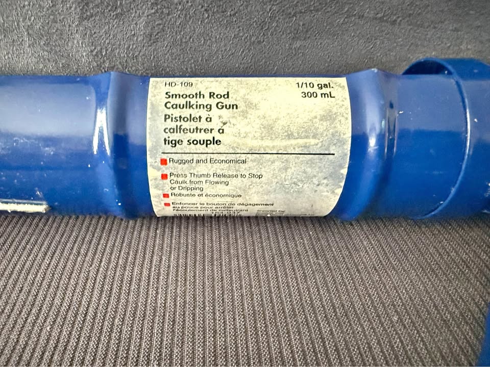 Caulking gun