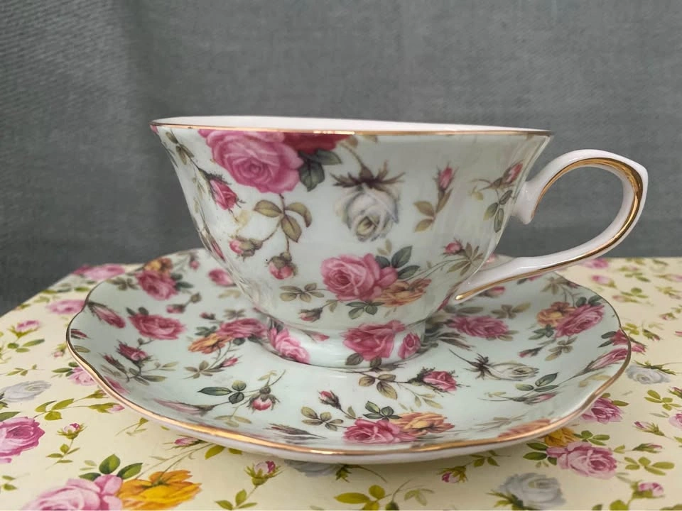 Vintage Style Chintz Floral Porcelain Tea Cups & Saucer Sets - photo 3