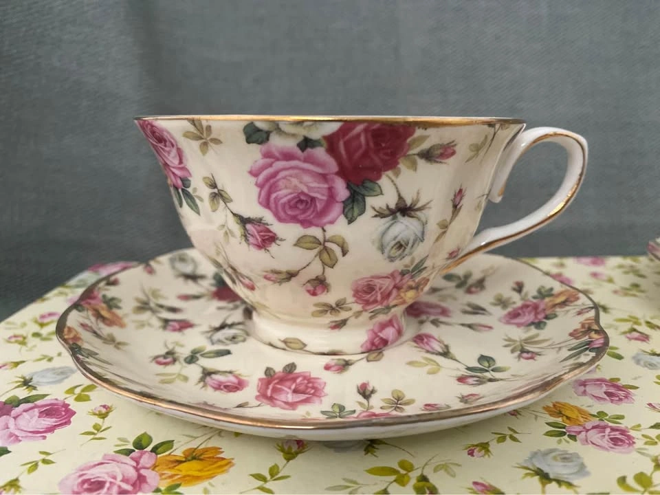 Vintage Style Chintz Floral Porcelain Tea Cups & Saucer Sets - photo 4