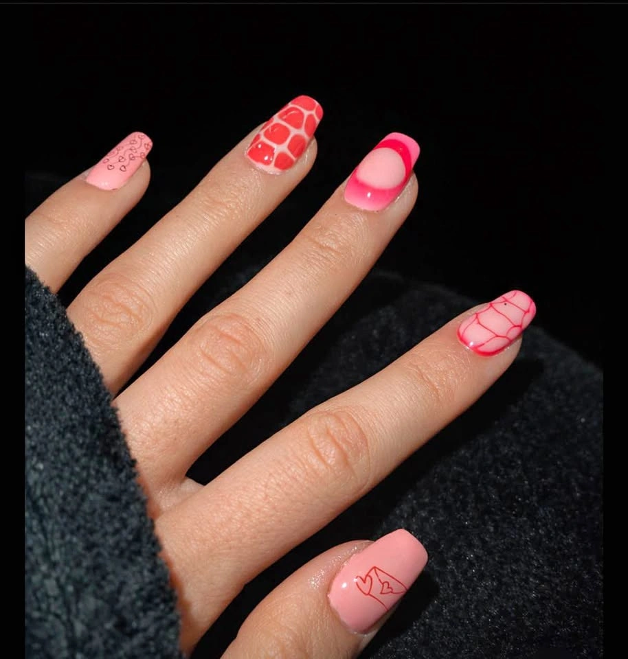 Cupids Kiss- Handmade press on nails