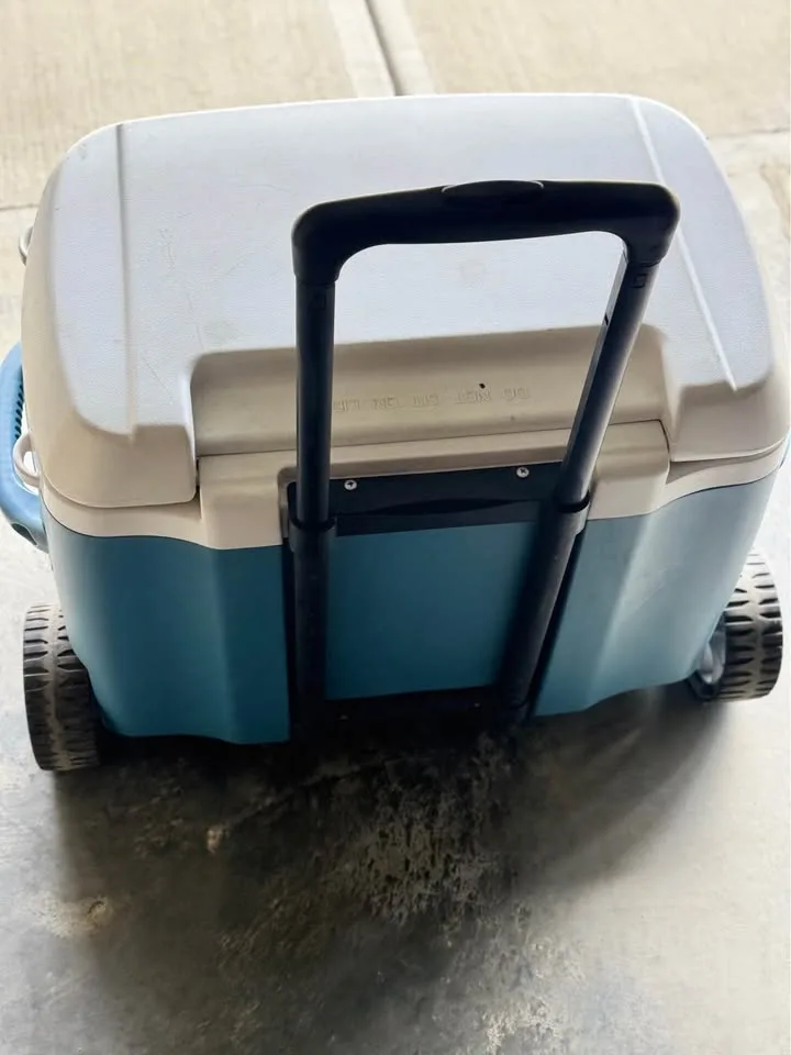 Igloo 38 Quart Rolling Cooler – $40 - photo 5
