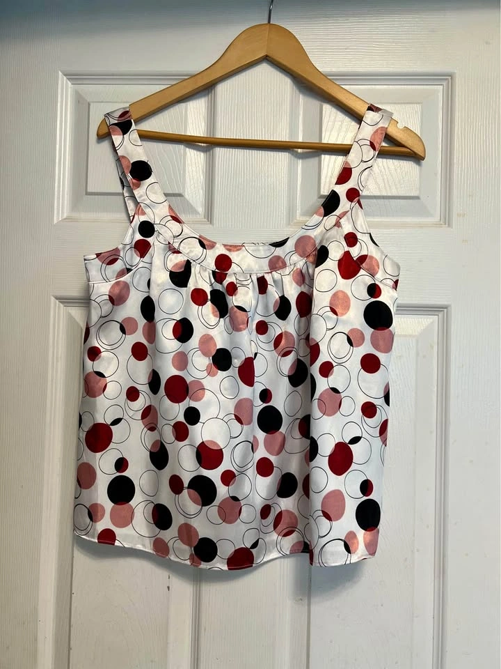 ⚽ Cropped Polka dots Top
