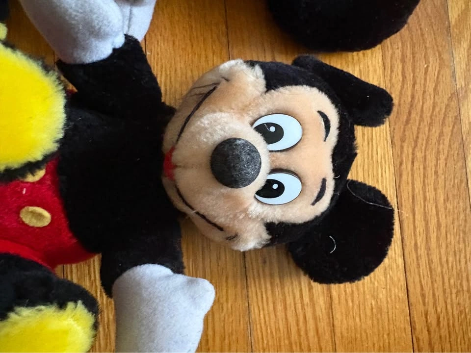 Disney Mickey and Minnie Mouse Plushies - photo 3