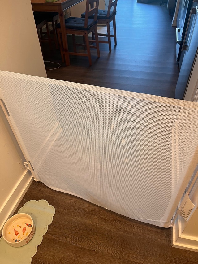 Retractable Dog/Baby Gate - photo 3