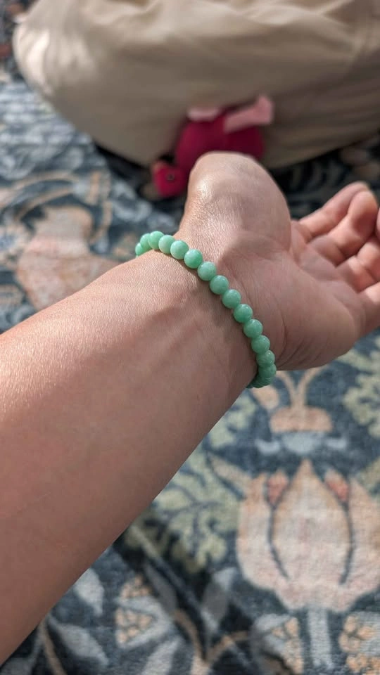 Vibrant Yang Green Jadeite Bracelet - photo 3