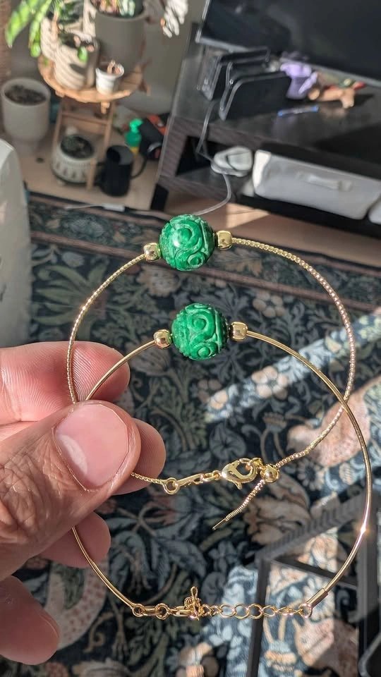 Vivid "Jedi" Hot Green Jadeite Bracelet (干青)