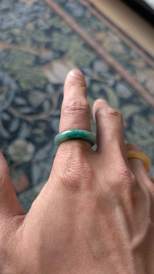 Natural Burmese Jadeite Ring – Floating Vivid Green – Certified - photo 3