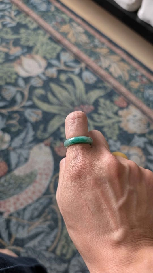 Natural Burmese Jadeite Ring – Floating Vivid Green – Certified - photo 5