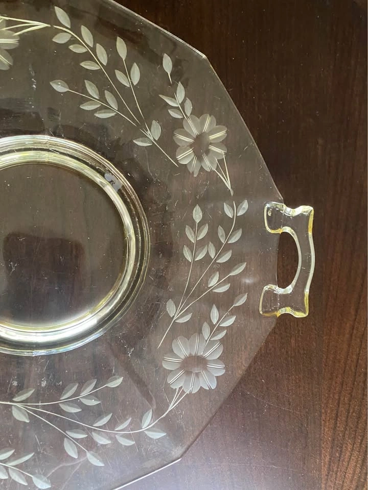 Rare Find! Vintage 1930s Lancaster Glass Yellow Depression Tray - photo 3