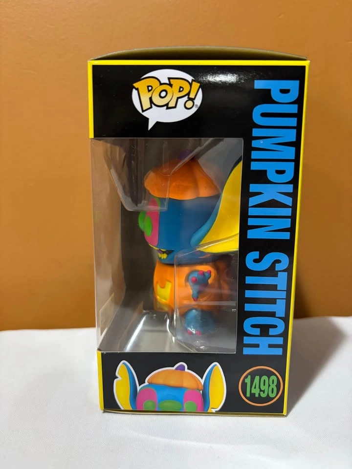 Pumpkin Stitch (Blacklight) #1498 - Lilo & Stitch Exclusive - photo 4