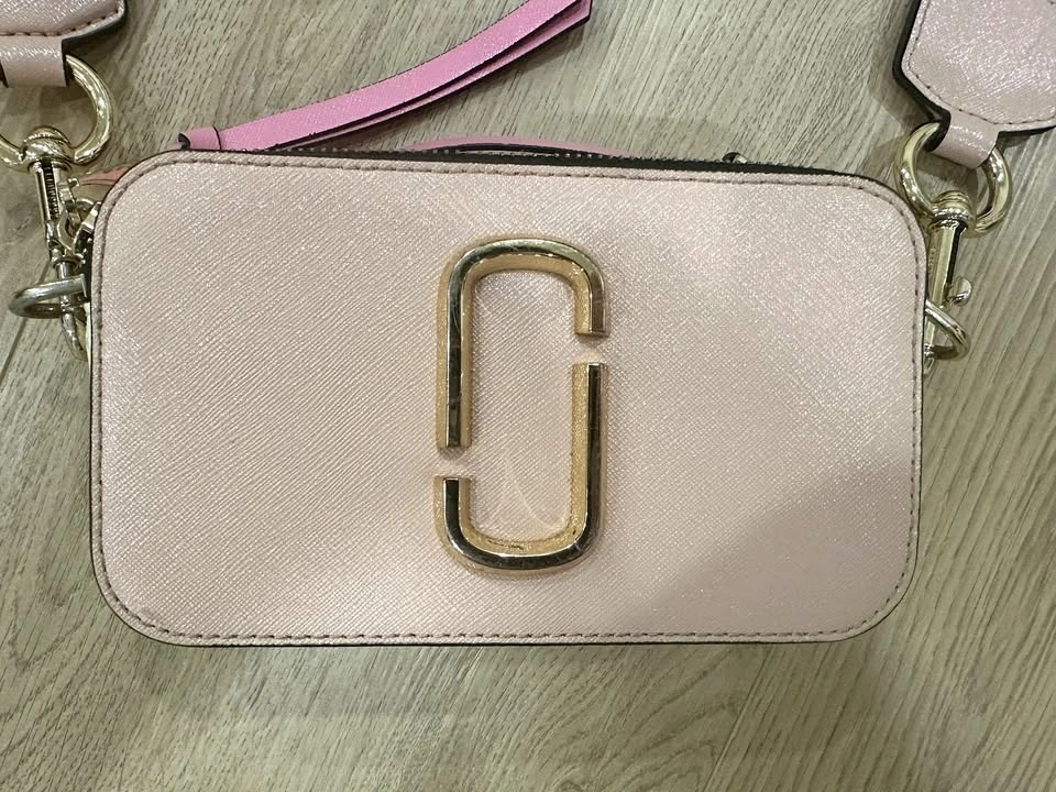 Authentic Marc Jacobs Snapshot Camera Bag / Pink/Multi