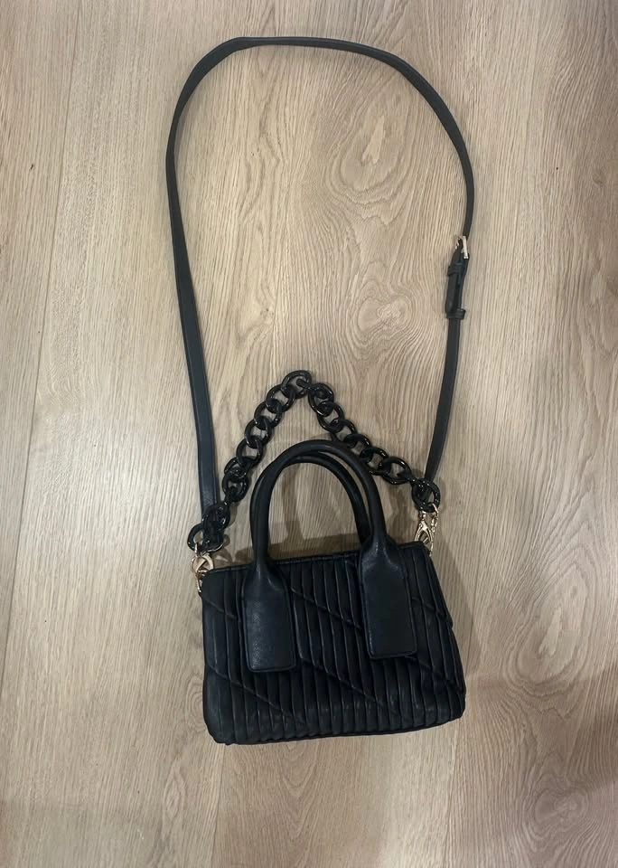 Authentic Black Valentino Quilted Handbag with Chain - photo 3