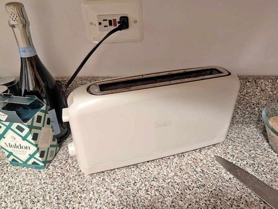 Bella 2 slice slim toaster