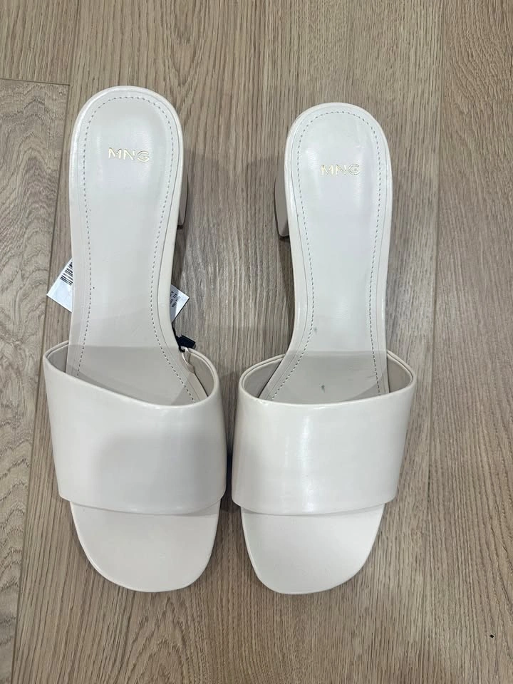 MNG Beige Mule Block Heel Sandals – New – Size 41 EU / Size 9