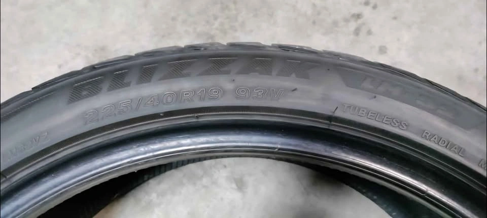 1No. 225/40R19 Bridgestone Blizzak Winter Tire - photo 2
