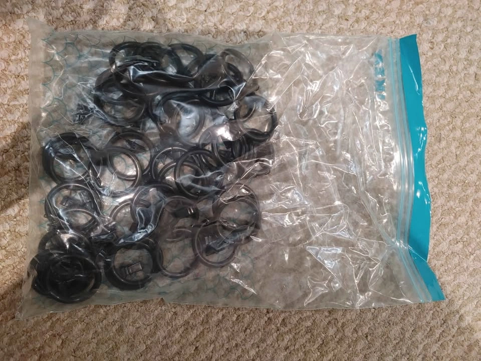 40 Black Curtain Rings with Clips - photo 2
