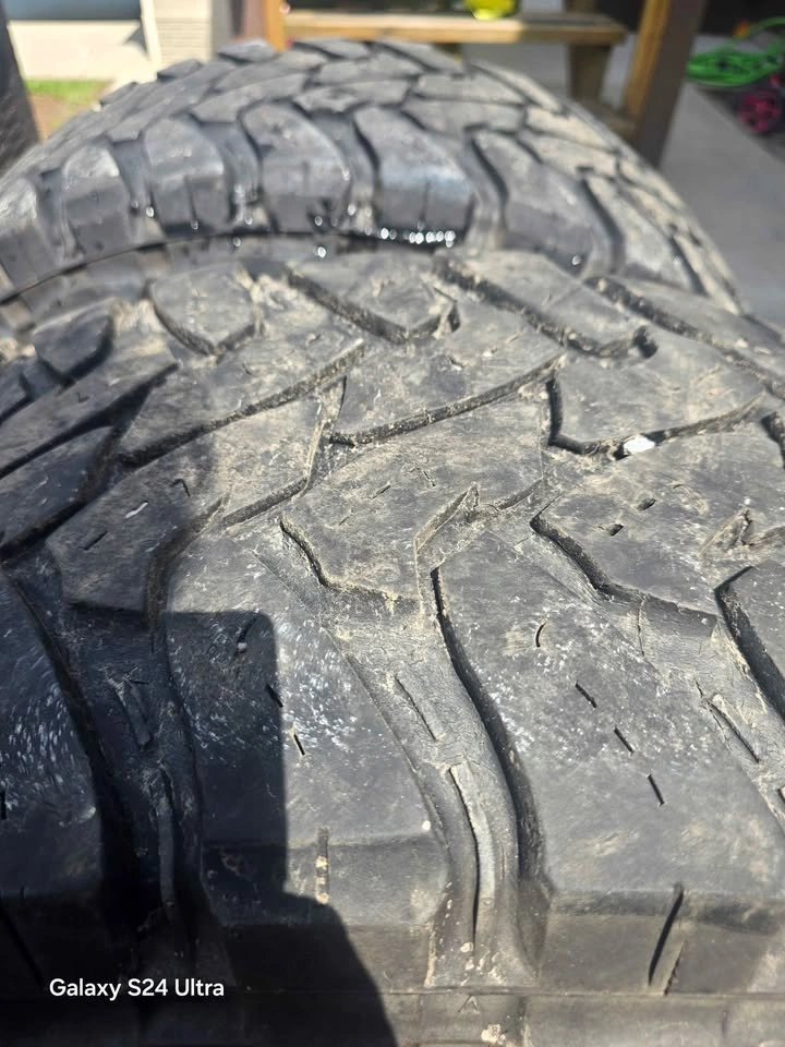 Pair of Toyo Open Country M/T Tires 35x12.50R17LT - photo 3