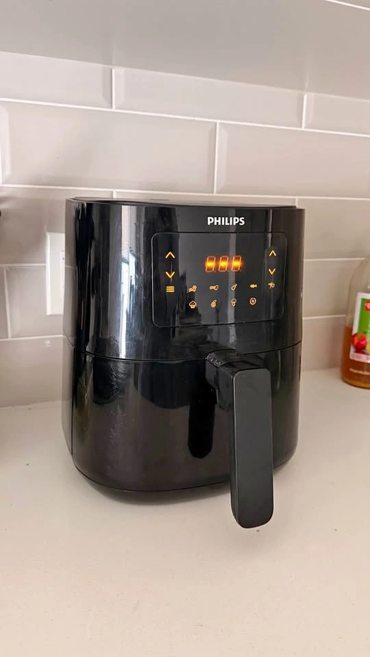 Philips Air Fryer MOVING SALE