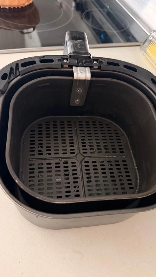 Philips Air Fryer MOVING SALE - photo 4