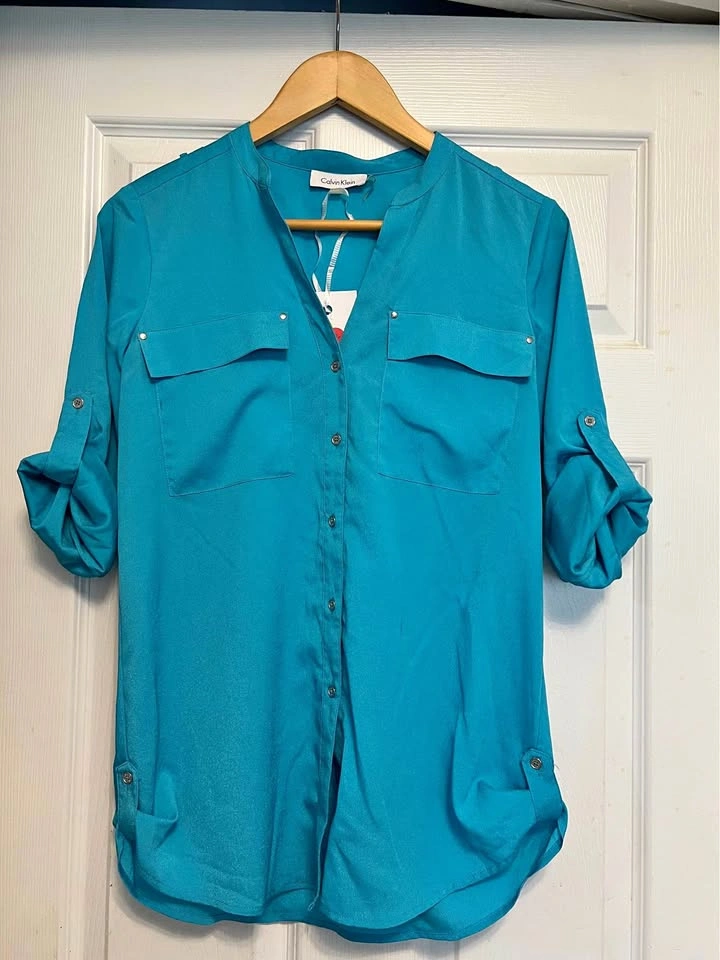 ⚽ Teal Top with silver buttons