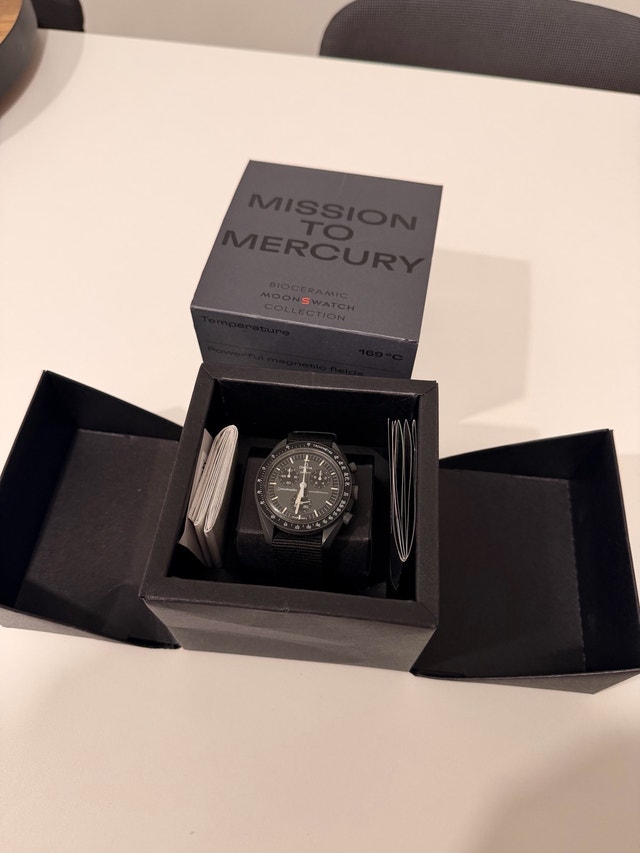 Swatch x Omega Moon - photo 2