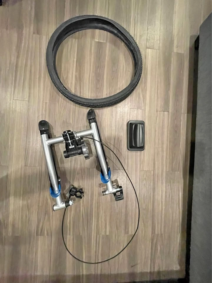 Magnetic Bike Trainer with Riser Block and Tire