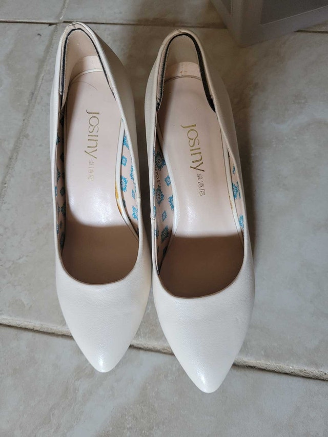 Size 5 Josiny Heels