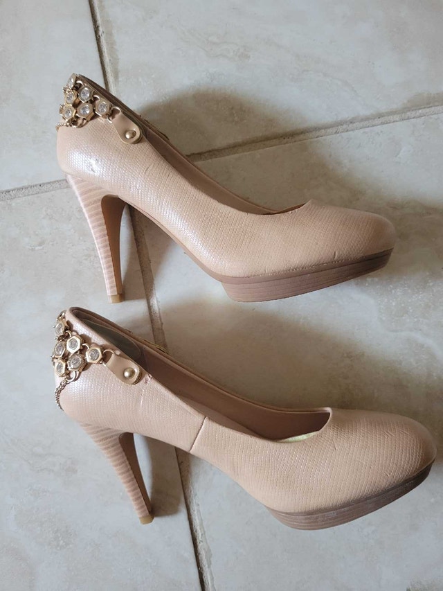 Size 5 Beige Heels - photo 3