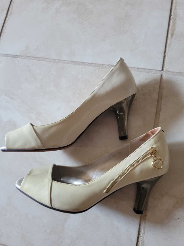 Size 4 Peep Toe Heels