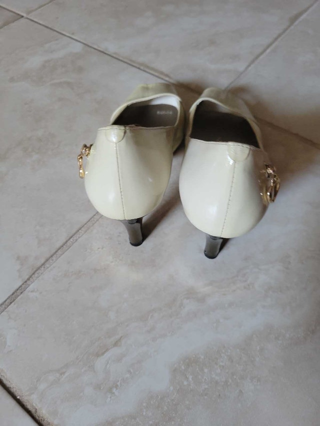Size 4 Peep Toe Heels - photo 4